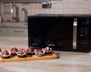 Шоколадные кексы с кремом в микроволновке Samsung