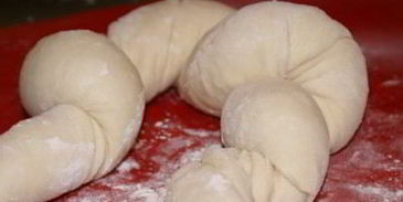 хачапури из слоеного теста