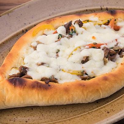 Хачапури по-аджарски с мясной начинкой