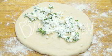 хачапури с брынзой и яйцом