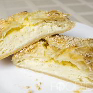 Рецепт Хачапури с творогом из слоеного теста