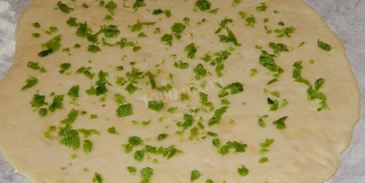 багет с чесноком и зеленью