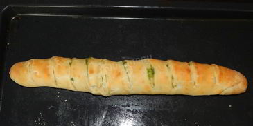 багет с чесноком и зеленью