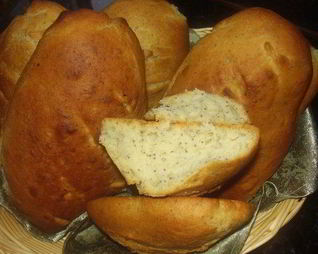 Хлеб монж с зернышками мака