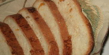 хлеб пшеничный с курагой