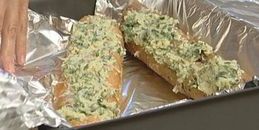 хлеб с пармезаном и чесноком