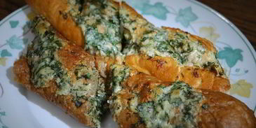 хлеб с пармезаном и чесноком