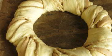 хлеб-венок три теста