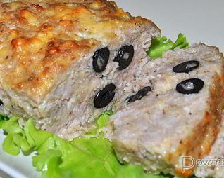 Мясной хлеб с маслинами и сыром