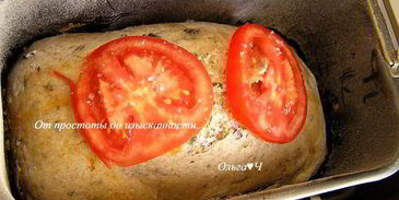 оливковый хлеб с маслинами и каперсами