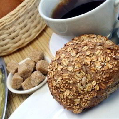 Серый хлеб с семечками