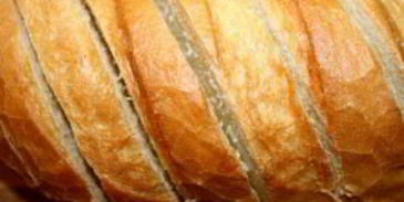 запеченный батон с сыром и чесноком