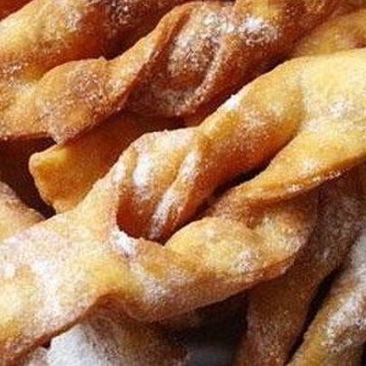 Хворост с сахарной пудрой