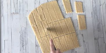 хворост тонкий хрустящий сладкий