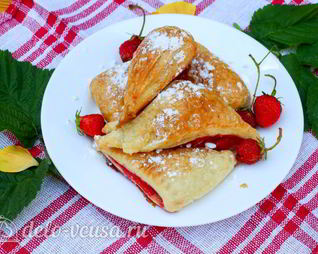 Клубничные слойки