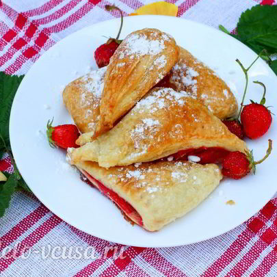 Клубничные слойки