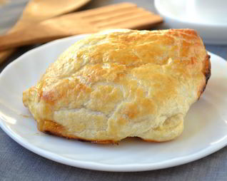 Конвертики из слоеного теста с начинкой