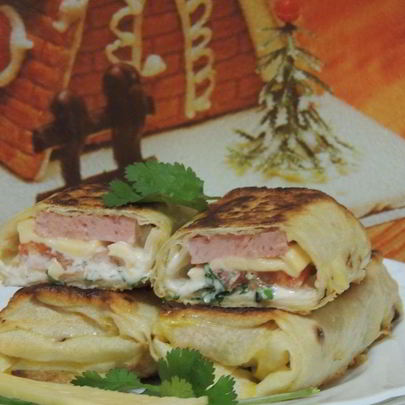 Горячий лаваш с начинкой