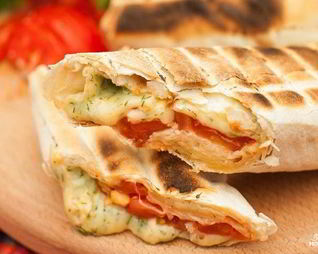 Лаваш с адыгейским сыром и зеленью