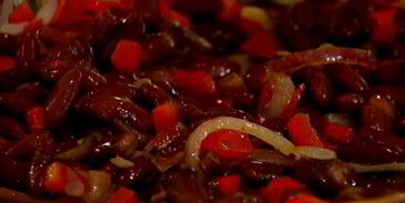 лаваш с ароматной фасолью и авокадо