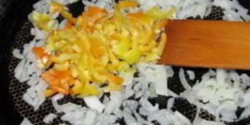 лаваш с колбасой и помидорами