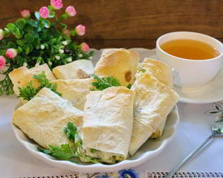 Лаваш с начинкой, запеченный в духовке