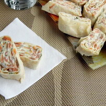 Лаваш с семгой и творожным сыром