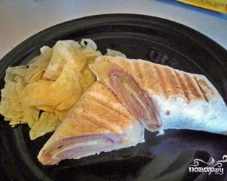 Лаваш с ветчиной и сыром