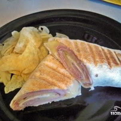 Лаваш с ветчиной и сыром