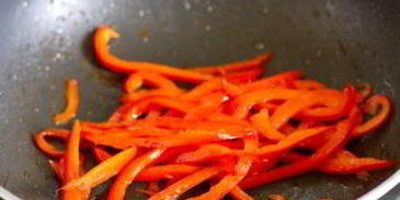 ролл из лаваша с курицей и овощами