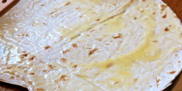 улитка из лаваша с творогом