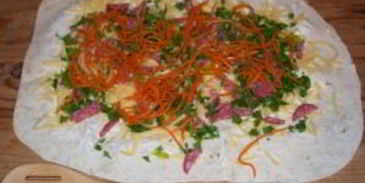 закуска из лаваша с корейской морковкой