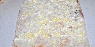 закуска из лаваша с паштетом, яйцами и сыром