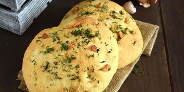 фокачча с чесноком