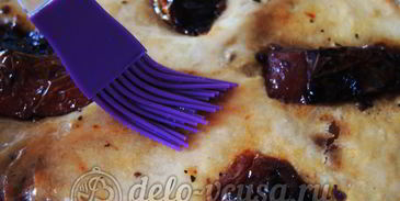 фокачча с вялеными помидорами