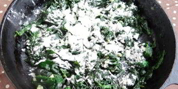 картофельные лепешки со шпинатной начинкой