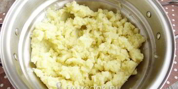 картофельные лепешки со шпинатной начинкой