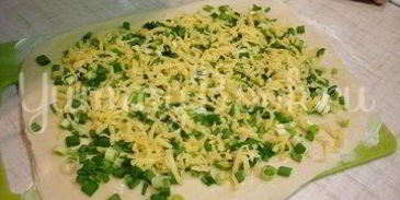 хрустящие лепешки с сыром и зеленым луком