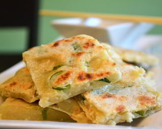 Китайская лепешка с луком
