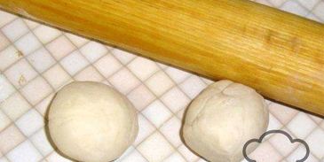 ламаджо — армянские хрустящие лепешки прослоенные мясным фаршем