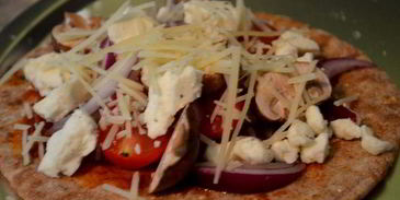 лепешки пита с сыром фета и грибами