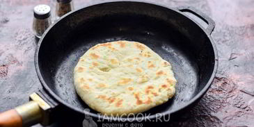 лепешки с адыгейским сыром на сковороде