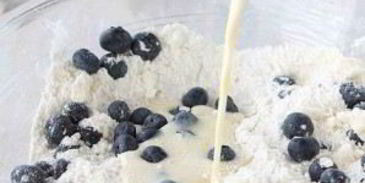 лепешки с черникой