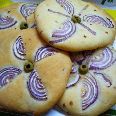Лепешки с луком на оливковом масле