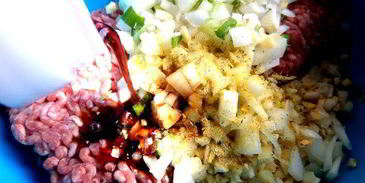 мясные лепешки на сковороде