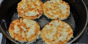сырные лепешки, быстрые и вкусные