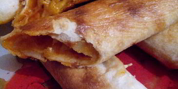 тортильи запеченные с сыром и колбасой