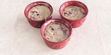 банановые маффины с черной смородиной