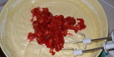 клубничные маффины с клубничным кремом