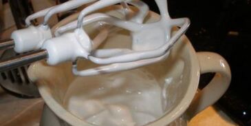 клубничные маффины с клубничным кремом